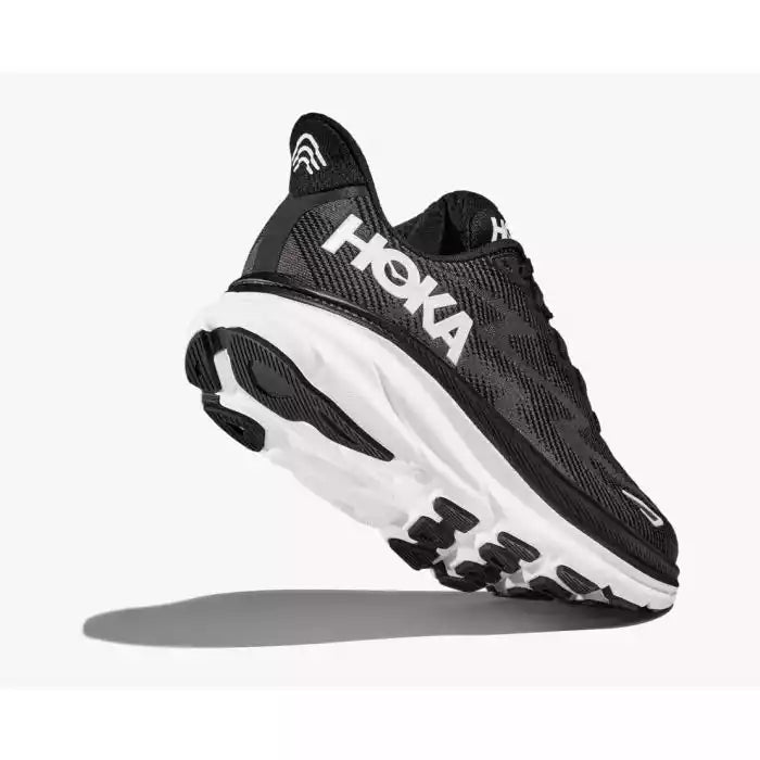 HOKA ONE ONE SKYFLOW NEGRO BLANCO