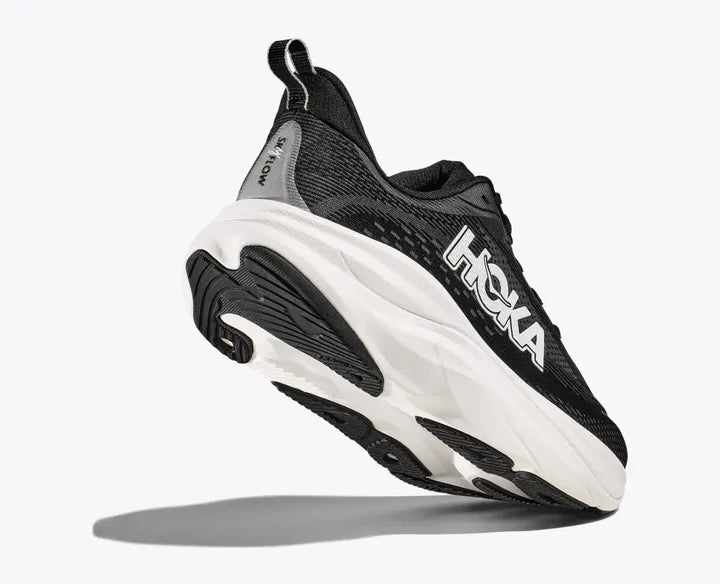 HOKA ONE ONE SKYFLOW NEGRO BLANCO