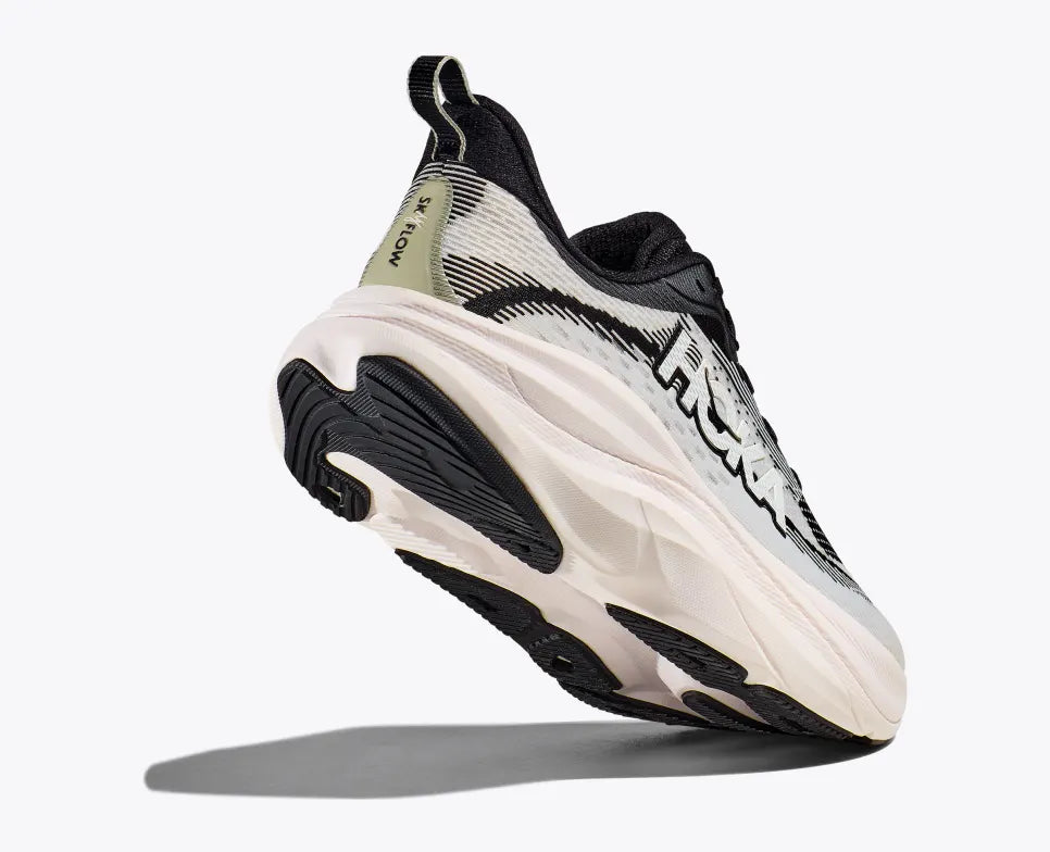 HOKA SKYFLOW BLACK/WHITE