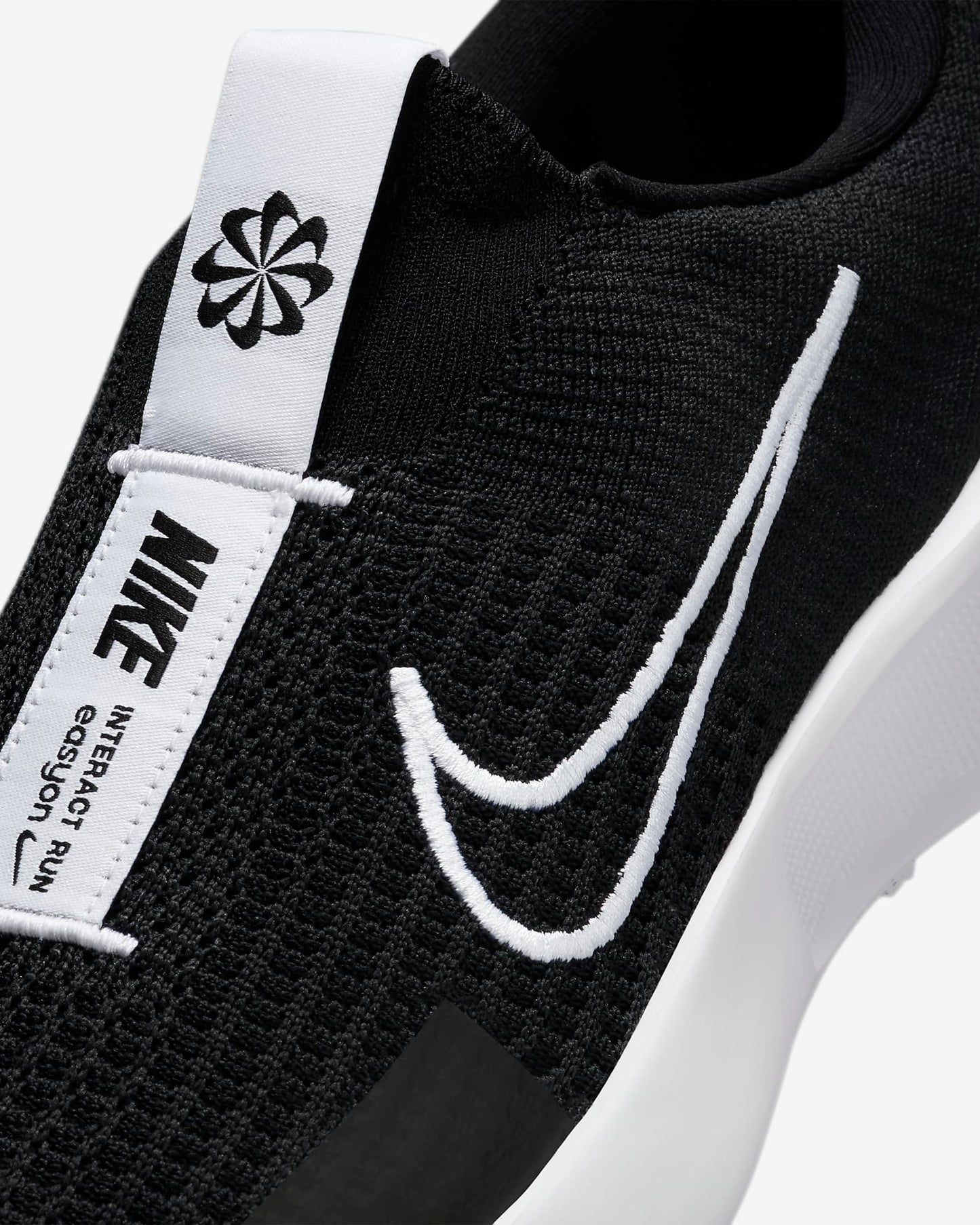 NIKE INTERACT RUN EASYON BLACK/WHITE