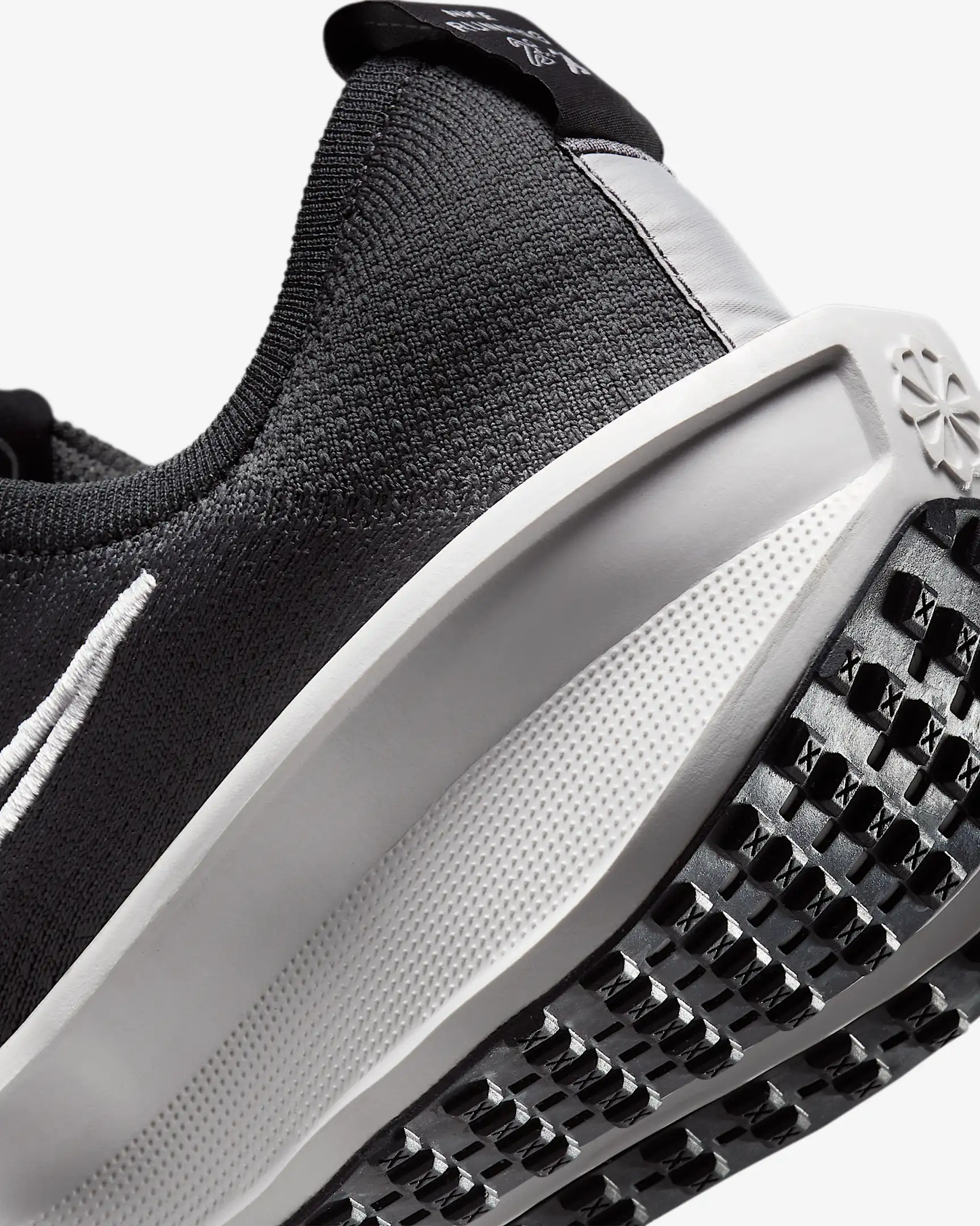 NIKE INTERACT RUN BLACK/WHT